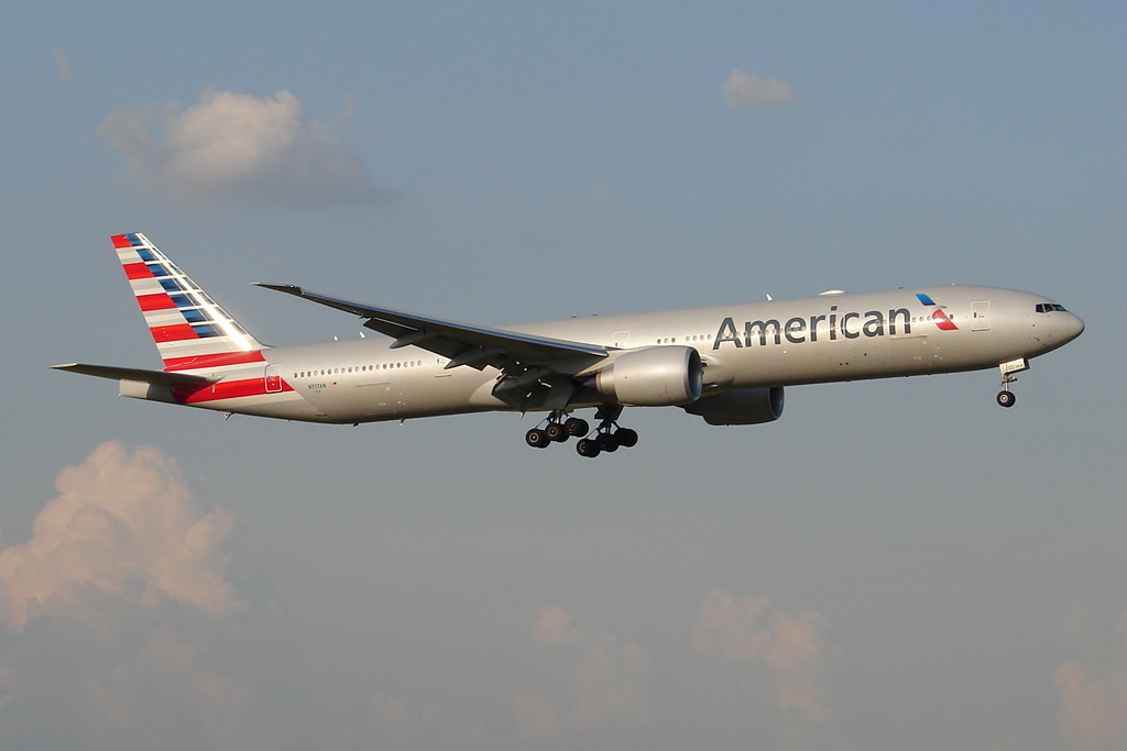 american-airlines-flight-to-london-heathrow-returns-to-miami-after